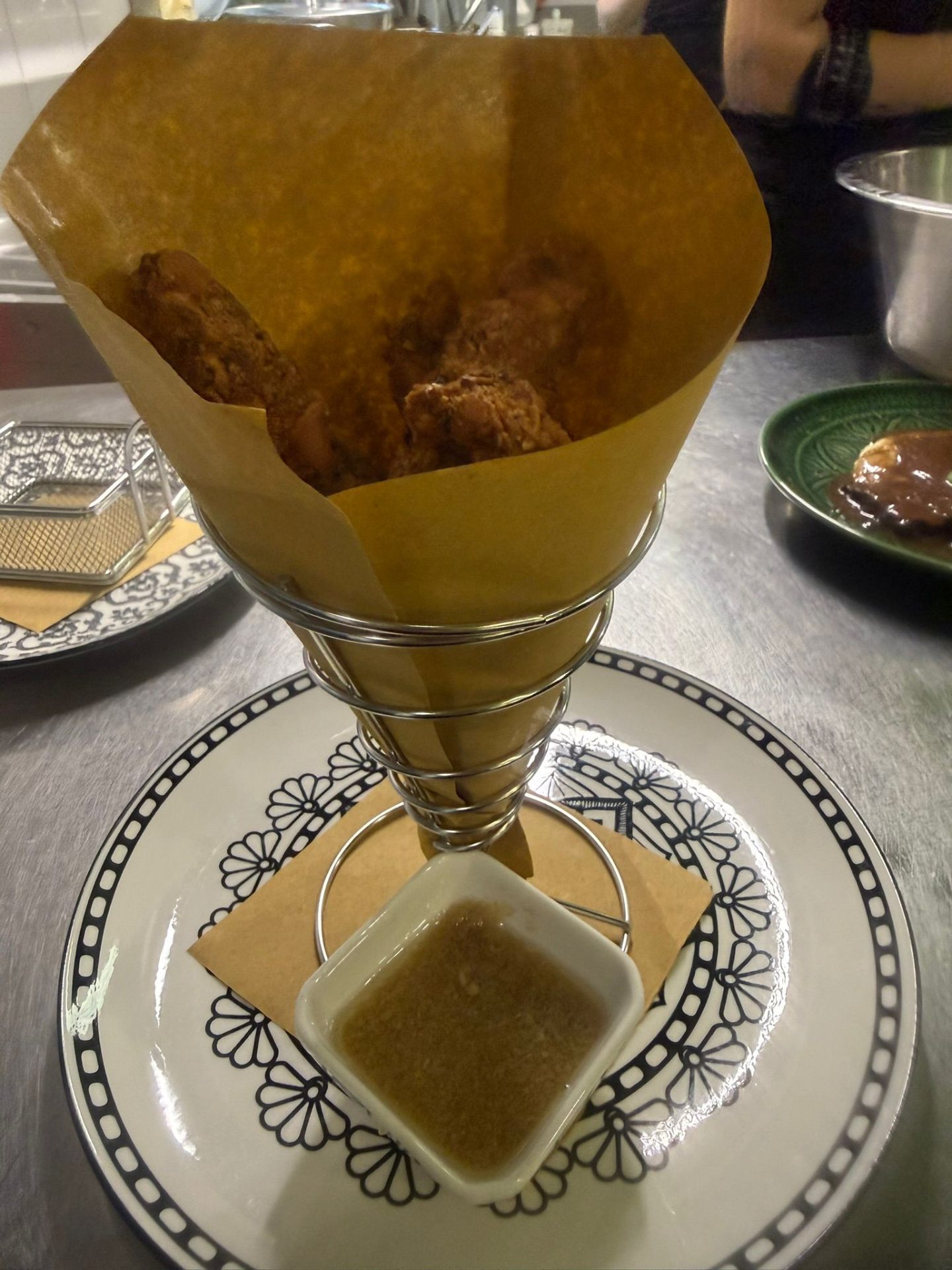 Cono di pollo fritto croccante della casa